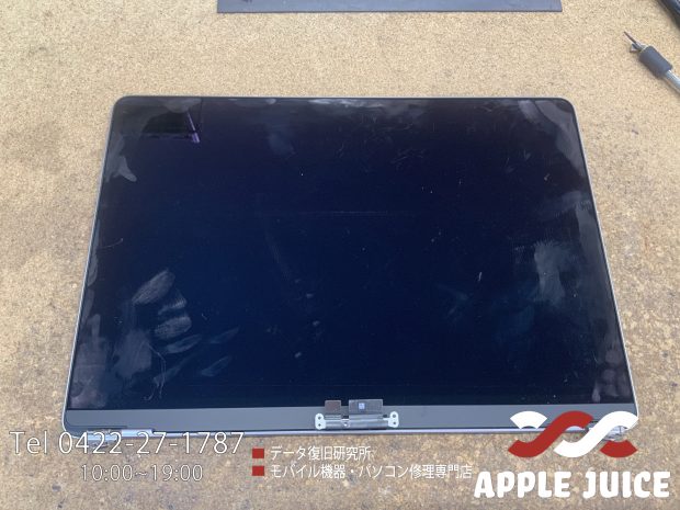 A2681 MacBook Air 液晶割れ修理｜左下から広がった亀裂で真っ白画面に